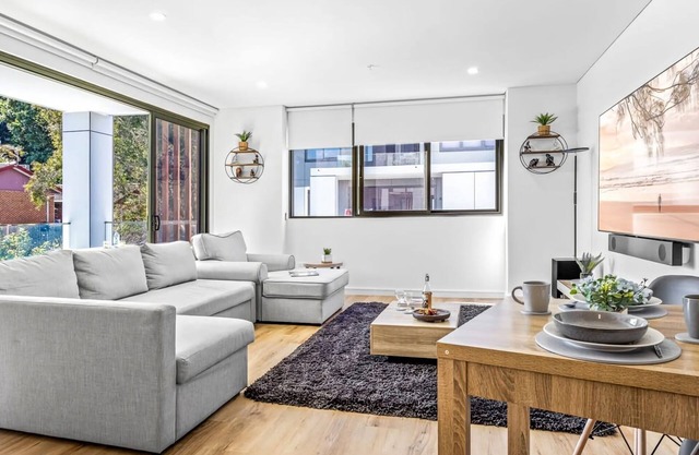 Scenic Wollongong Gem City Location with Rooftop