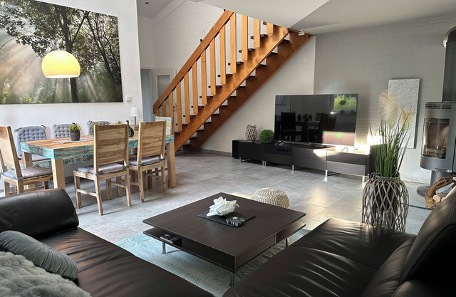 Schönes Ferienhaus 400m vom See, Sauna, Kamin, Klima, Garten bei Bad Steben