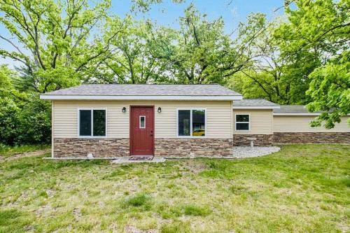 School Section Cottage Lake Access