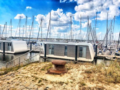 Schwimmendes Ferienhaus Heimathafen