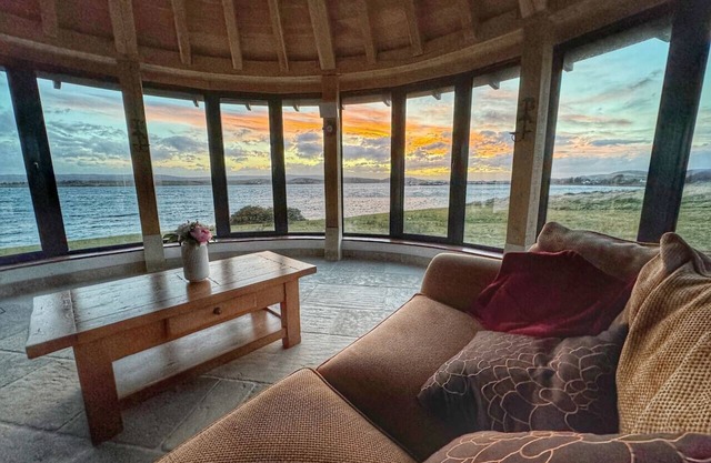 Scottish Highlands Cottage on the NC500 route!