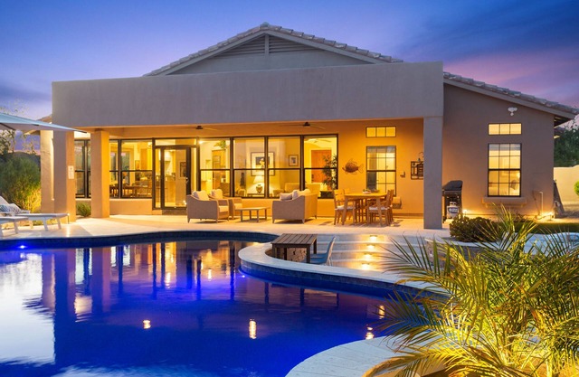 Scottsdale Luxury Retreat - Sparkling Heated Pool, Hot Tub & Outdoor Bliss