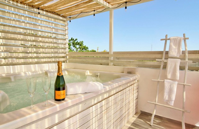 SD 5BR Oceanview Residence + Free Bonus