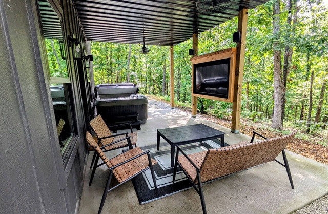 SDC 10min TRL 15min Heated Pool Hot Tub
