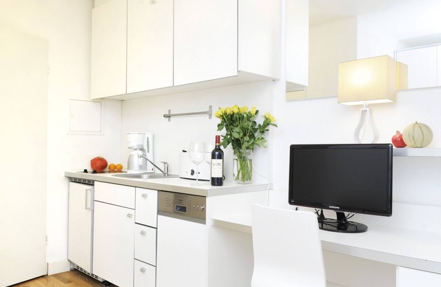Service apartment near fair and Eschborn