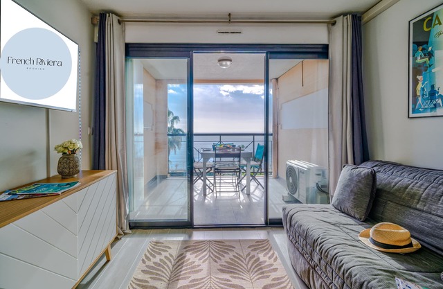 Sea and pool view in Cannes!