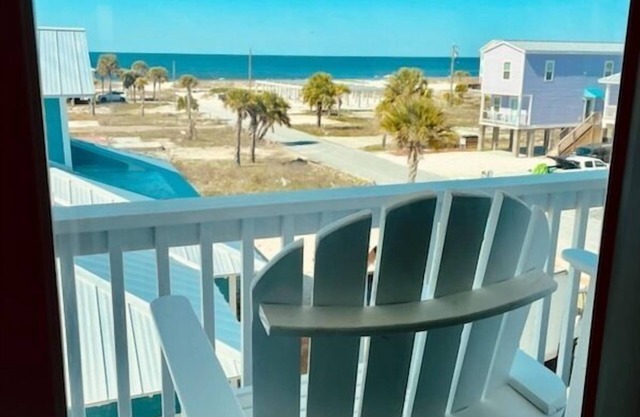 "SEA-CHELE" IS A BEAUTIFULLY DECORATED 2BD TOWNHOUSE JUST STEPS TO THE BEACH!