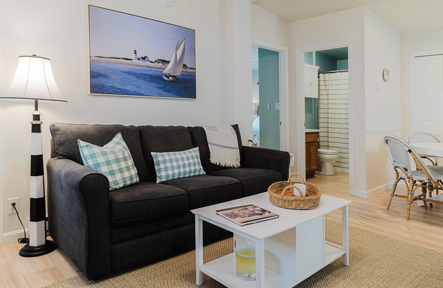 Sea Crescent Cottage - Renovated, Near Beach & Downtown | Pool Hot Tub Bikes Fire-pit