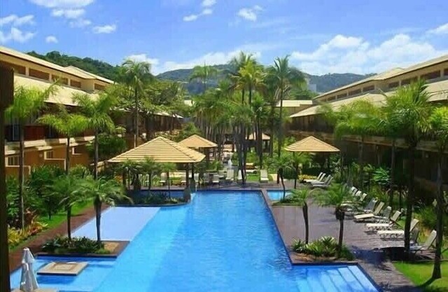 SEA FRONT APARTMENT - JUST CROSS THE STREET - Pantai Enseada Condominium