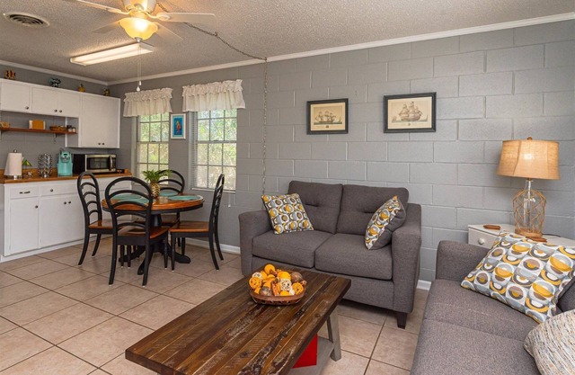 Sea Gun Bayhome 128 | Copano Bay Access + Pool!