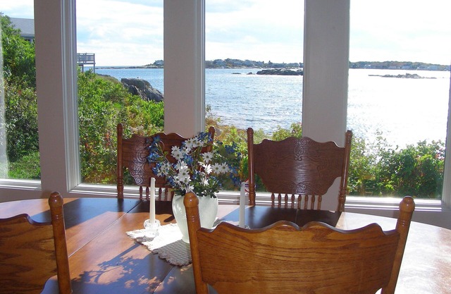 'Sea Haven' 3 BR Oceanfront plus short walk to Fortunes Rocks Beach