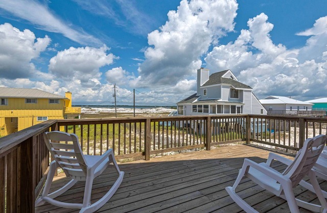 “Sea La Vie” Water Views, Steps to the beach