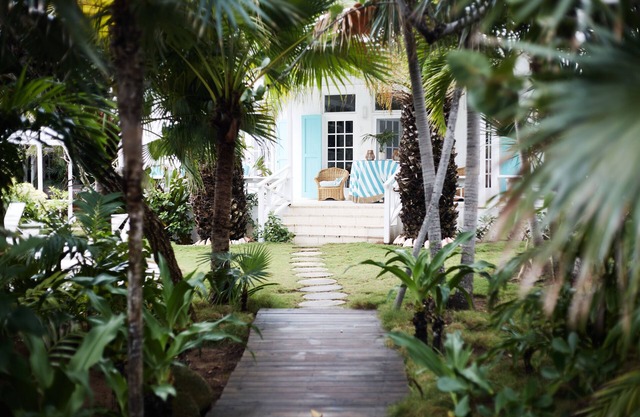 Sea Star – Private, Staffed, Luxury Jungle Compound – 10 Steps From The Beach