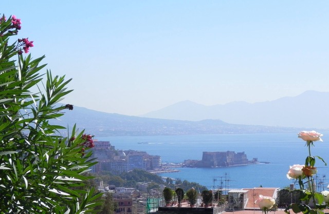 Sea View 2bed Apartment overlooking the Gulf with Private Terrace