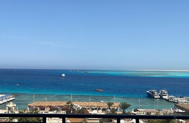 Sea view 3-bedroom apartment in delightful hurghada , n with AC, WiFi