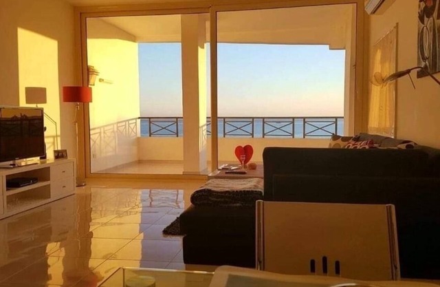 Sea view , city center , beach access ,3-bedroom apartment