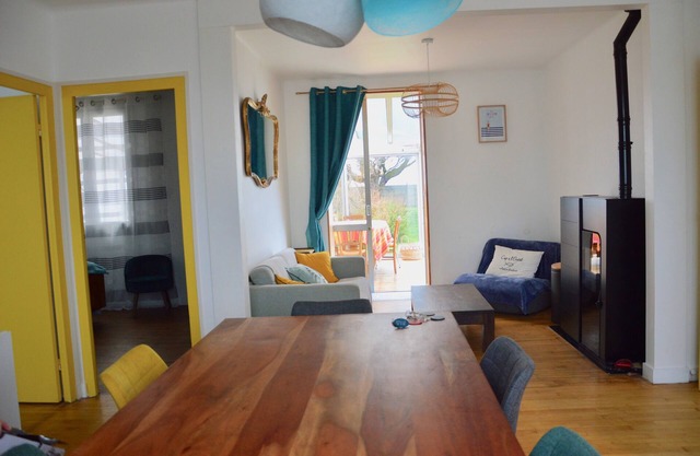 Sea view house with garden 100m from the beach