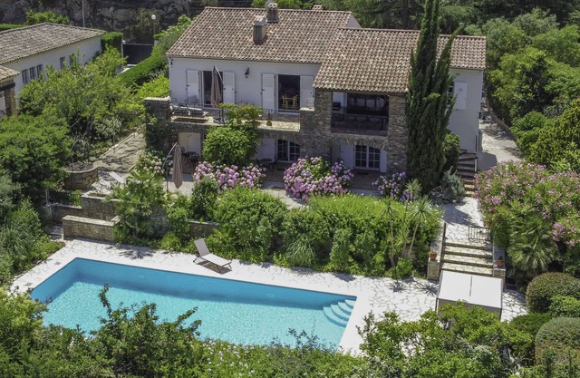 Sea view villa in gated urbanization Sinopolis St Tropez