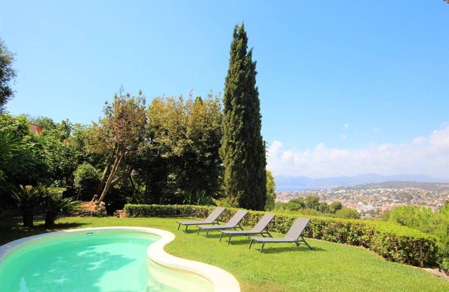 Sea View Villa with Pool et Garden – Le Cannet, 3 km from Cannes
