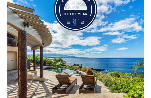 "Sea World" at Your Feet + Casual Elegance + Absolute Privacy = Whales Play