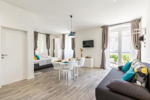 SeaBed Rooms&Studio Split