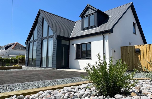 Seacliff Located Just 200m From the Popular Broad Haven Beach, Pembrokeshire