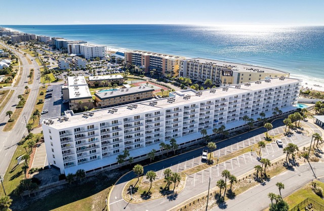Seacrest 515ab 3 Bedroom Condo by RedAwning