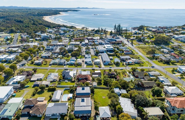 Seadream on Nelson. New Listing.npet Friendly , 300m Stroll to Beach and Cafes