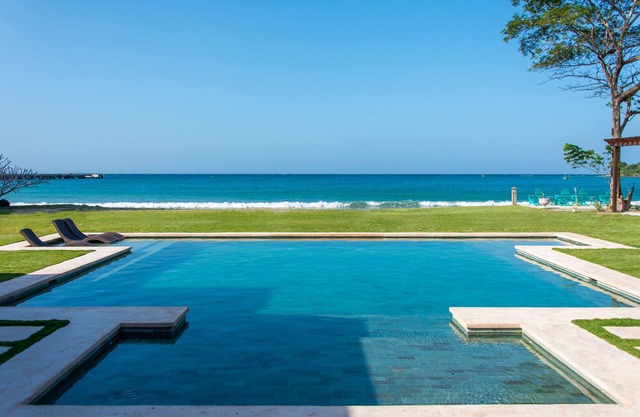 SeaEsta at Bengal ; Cool Chic and all Caribbean.