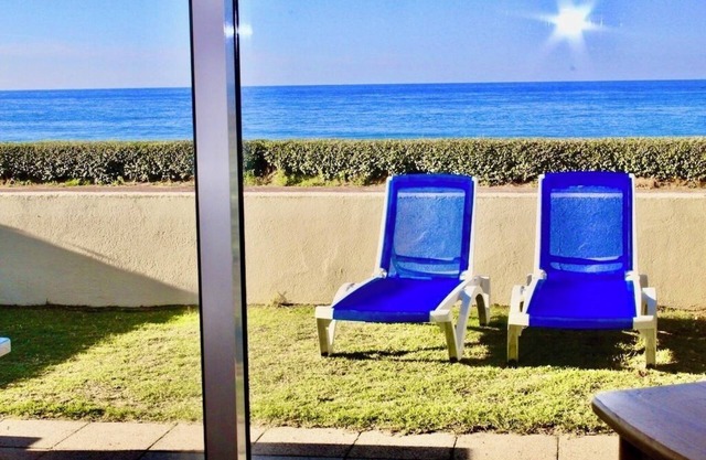 SEAFRONT, Magnificent 180° Sea View, high Standing, Garden, Private Parking