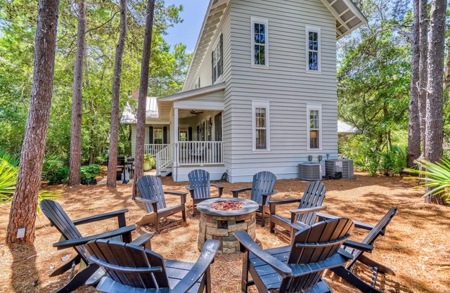 Seagrove Beach retreat—gated serenity, poolside relaxation, 4 bikes, & fire pit