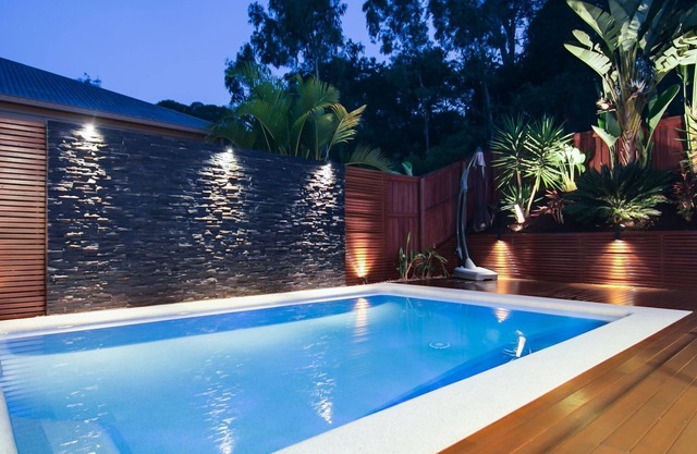 SEASCAPE @ Palm Cove: HEATED POOL