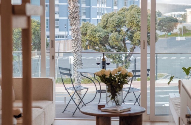 Seaside 8: Stylish Seaside Studio with Balcony