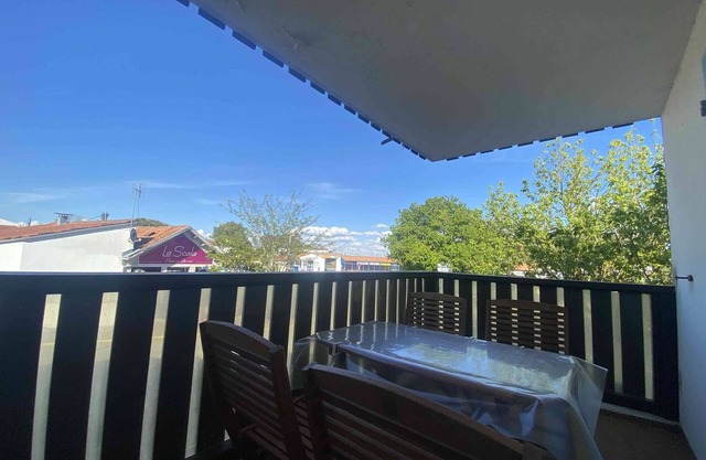 Seaside Apartment with Terrace and Parking, 700m from Beach - Saint-Georges-d'Oléron