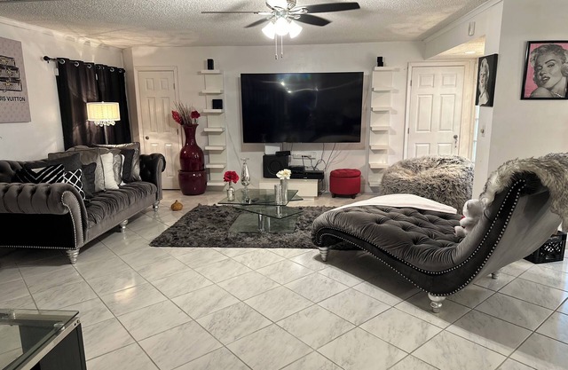 "Seaside Chic: Near Aventura Mall"