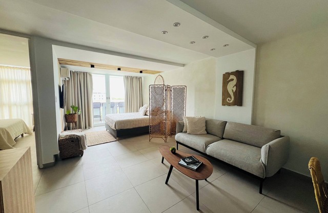 Seaside getaway in Isla Verde beach for 4 guest. Book now!