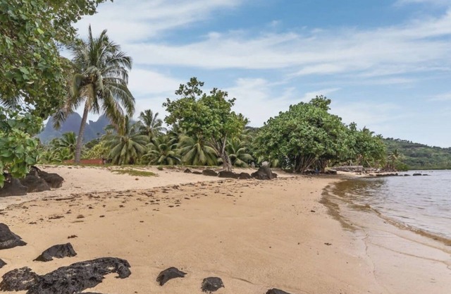 Seaside Paradise Retreat - 3BR House in Moorea
