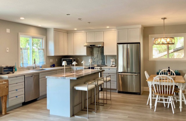 Seaside Retreat near Surfers Beach NEWLY REMODELED