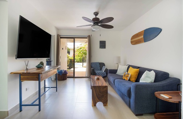 Seaside Solace - 2 Bedrooms 500 Meters To Beach