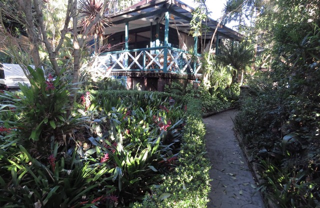 Seaside Tropical SanctuarynLovely coastal home with glorious, tropical garden.n