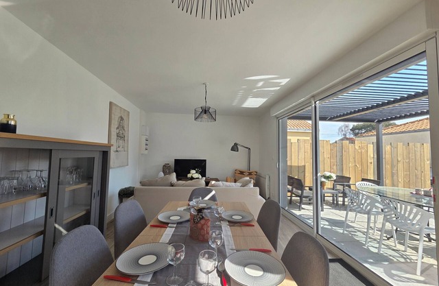 Seaside Vacation Home in La Plaine-sur-Mer - 3 Bedrooms, Sleeps 6, Near Beach