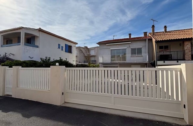 Seaside villa 1min walk from the beach completely renovated in 2025