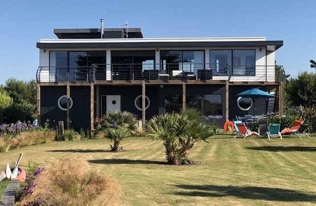 Seaside villa 50 m, Jacuzzi, Sauna, Kayak, Paddle, Bikes