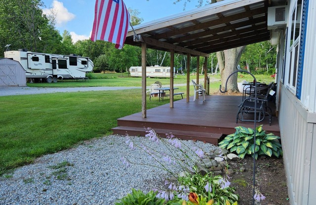 Seasonal Fully Furnished Mobile home