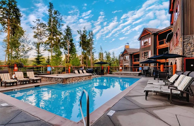 ✨ Seasons at BlueSky - Lux Penthouse 🏔️ Ski In/Ski Out 🎿 Spa 🧖‍♀️Resort Pool