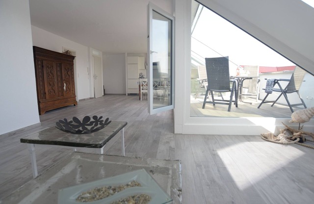 SEASUCHT, NEU-LOGGIA Blick: SEE & HESSE-HAUS, INSPIRATION, 4 P., P. QUIET, CENTER