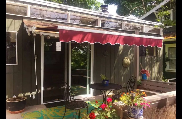 Seattle City Cottage