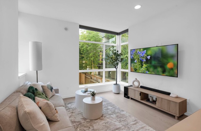 Seattle Modern 2BR2BA Townhome with Rooftop Near Capitol Hill w/Garage Parking