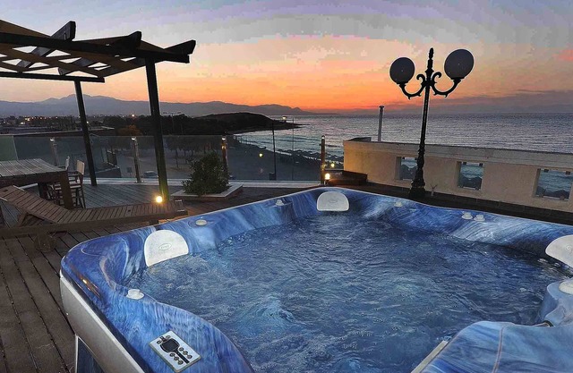 SEAVIEW ROOFTOP APPARTMENT