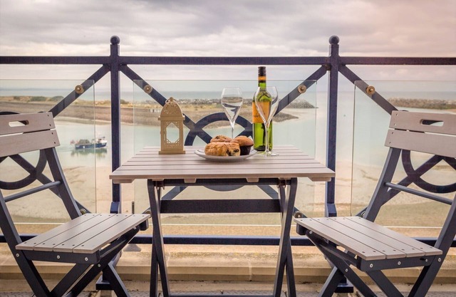 Seaviews Sovereign Harbour - adults-only apartment with stunning water views